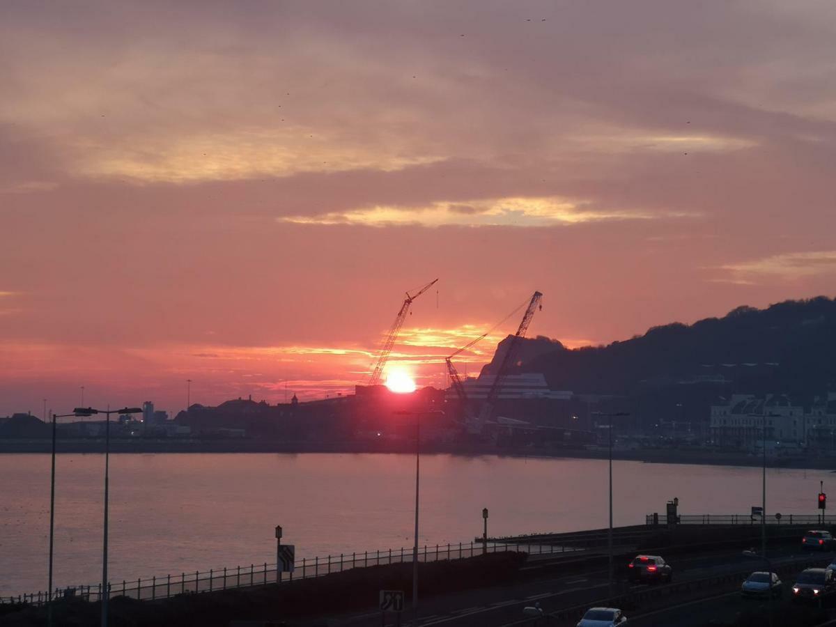 Whole Flat Next To Dover Port With Parking Luaran gambar